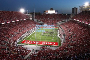 彩经网官网首页-阿劳霍红牌数达巴萨队史第四，防守悍将面临纪律性考验