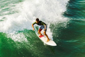 彩经网_富勒姆主场力克桑德兰，希门尼斯破门莱诺神扑，扎卡穆杰莱表现抢眼